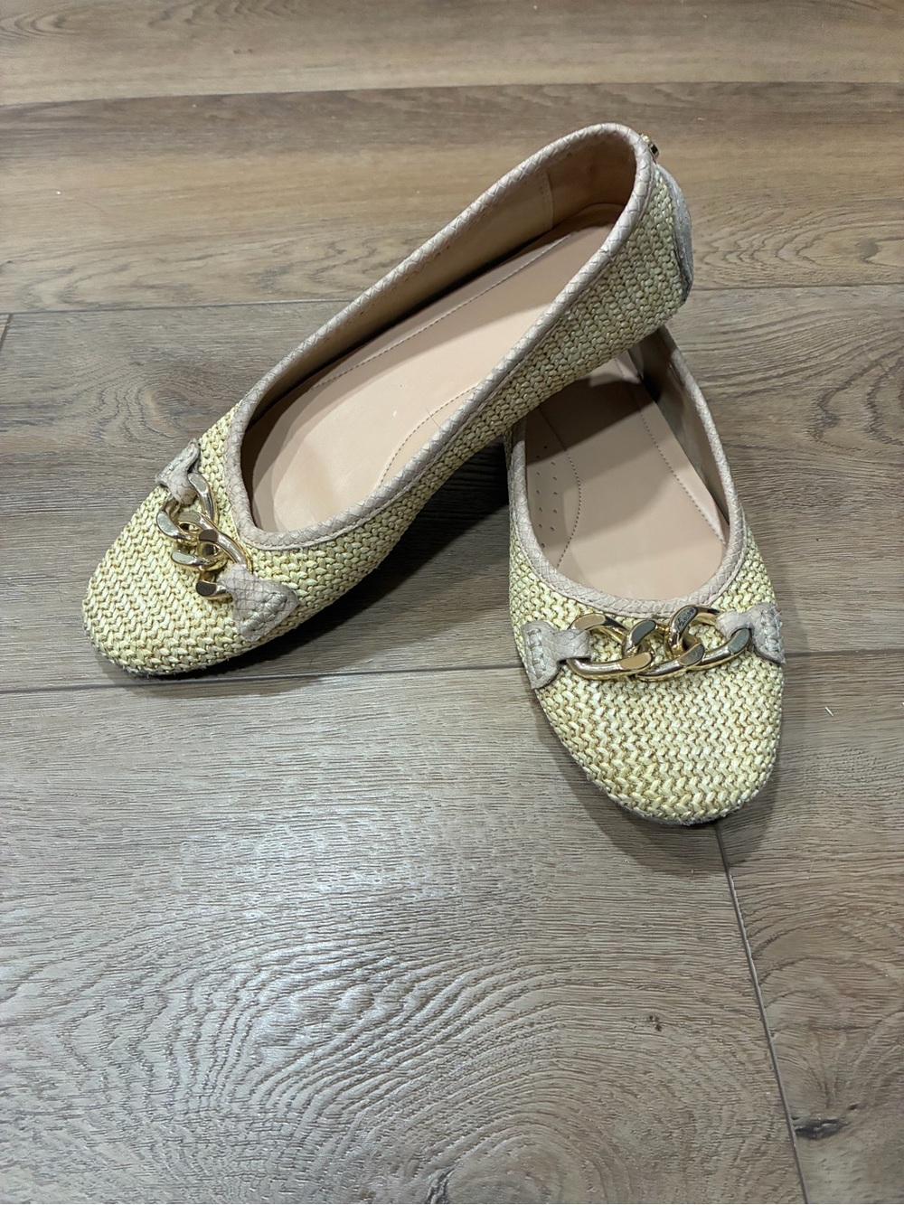 Donald J. Pliner Raya raffia Woven Chain-Accent ballet Flats